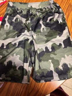 Hurley camo athletic shorts boys size X-Large new