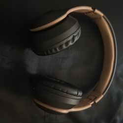 Headphones, bought 2 weeks ago , no box 
