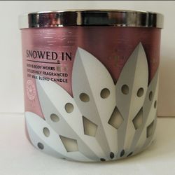 Bath & Body Works Discontinued Snowed In Candle