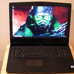 Alienware 17 R4 Gaming Laptop Intel Core i7 2.8GHz DDR4 16GB Ram NVIDIA GeForce GTX 1070 500GB SSD