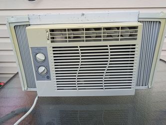 GE 5000 bru Window unit WORKS PERFECT