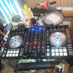 DJ controler DDj-SX Pioneer 4 channels in good condition