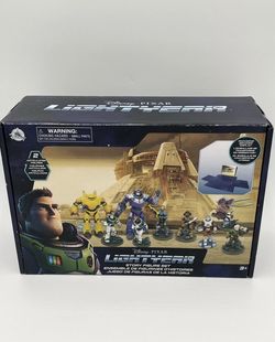 Disney Pixar Lightyear Story Figure Set – 9 Character Figures + Display Box Set