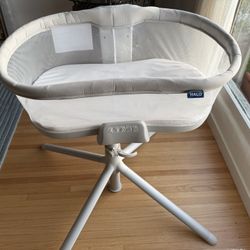 HALO BassiNest Swivel Sleeper