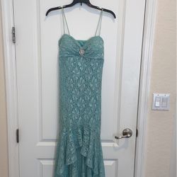 Prom Dress/ Size  3/4  . Small/ Medium 
