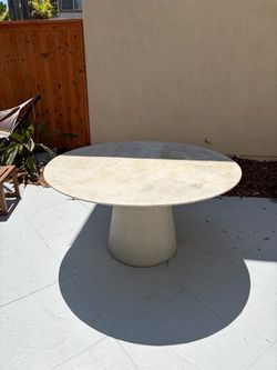 Outdoor pedestal table concrete