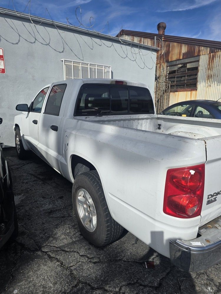 2005 Dodge Dalota