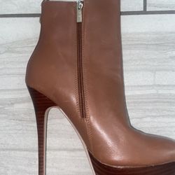 Guess (size8)