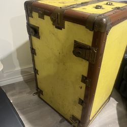 Early 1900's  Hartmann Steamer Trunk #4270 Turn Table