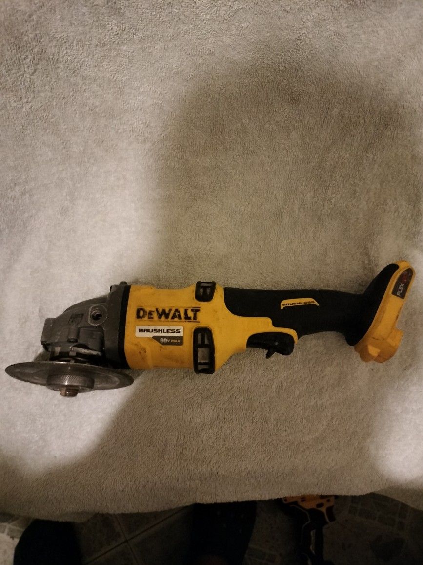 DeWalt 60V Graniadora