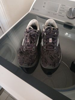 Tenis Sais 8 Marca BROOKS