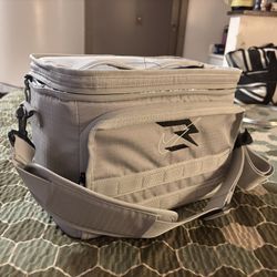 NIKE INSULATED LUNCH BOX