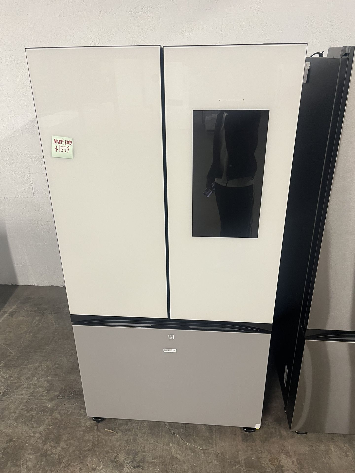 Samsung White/gray Glass Family Hub ๐บ Refrigerator
