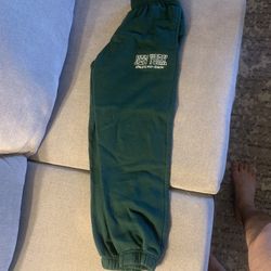 15 Pieces Small woman’s clothes Make A Offer 