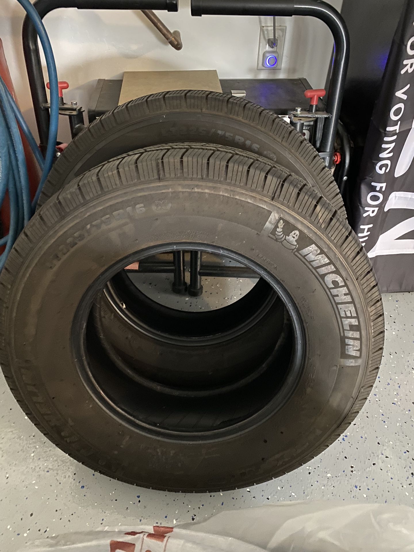 Set Of 4 Michelin Tires 225/75-R16 Load Range E