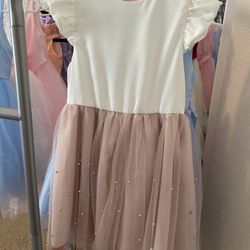 Brand New, Girls Elegant Dress with Bow, size 5 year old 💗