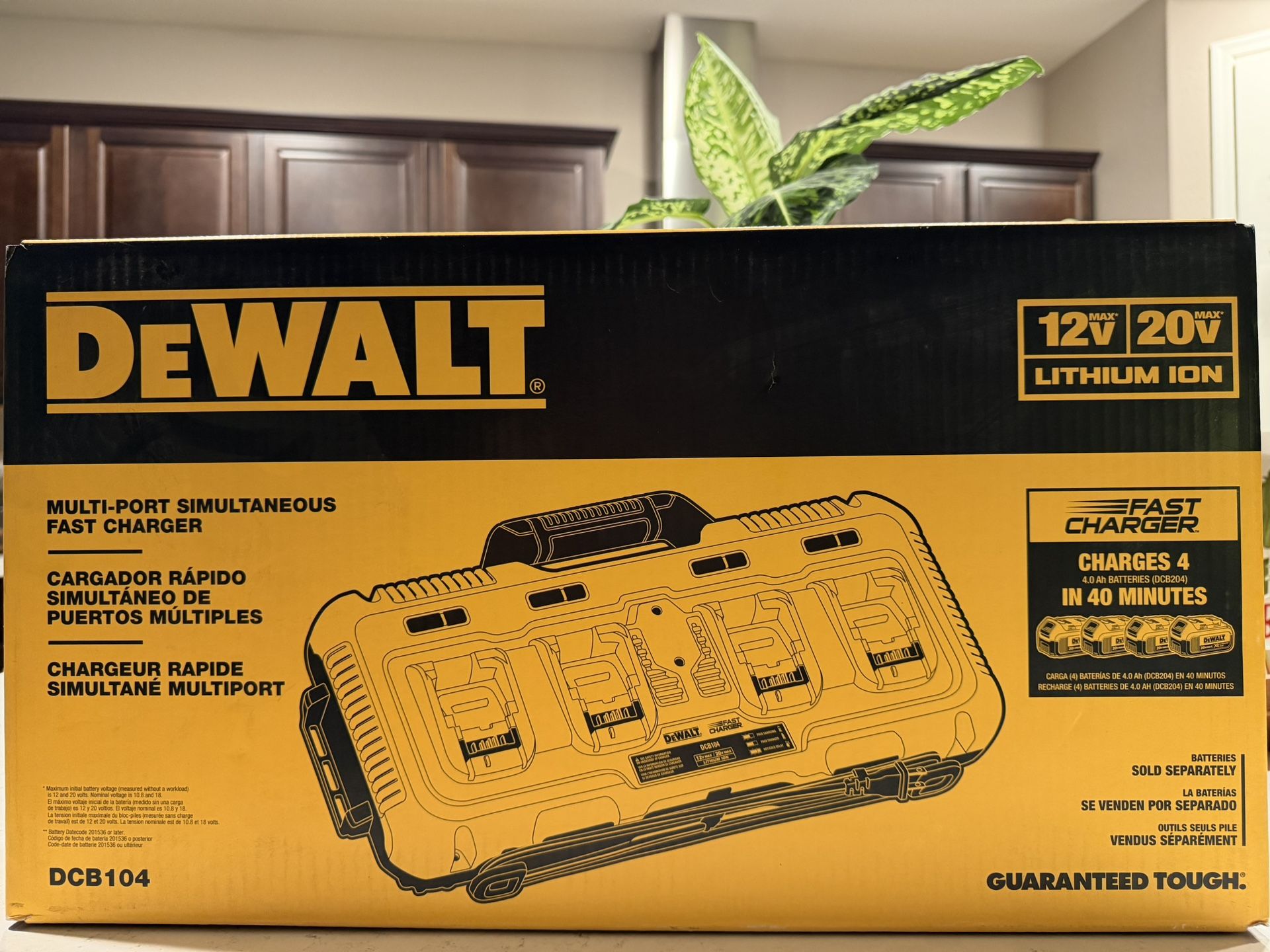 DEWALT 12V/20V/60V MAX 4-Port Lithium-Ion Fast Battery Charger (new In Box)