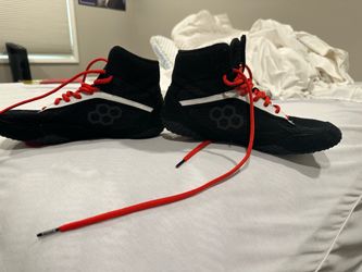 Rudis wrestle shoe black white red shoe laces