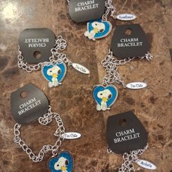 Bracelets 