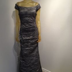  Dress Alex Evening Formal Platinum Size 8