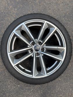 Audi Alloy Wheel with Michelin Tire