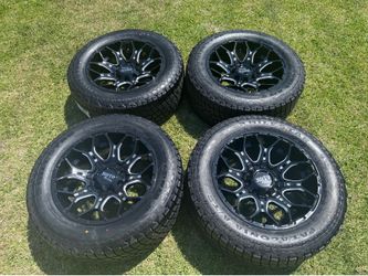(4) 20” Moto Metal Wheels 33x12.50R20 Patagonia Tires