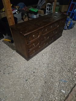 Dresser all drawers work great