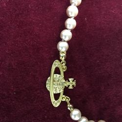 Vivienne Westwood Mini Bas Relief Choker in Gold