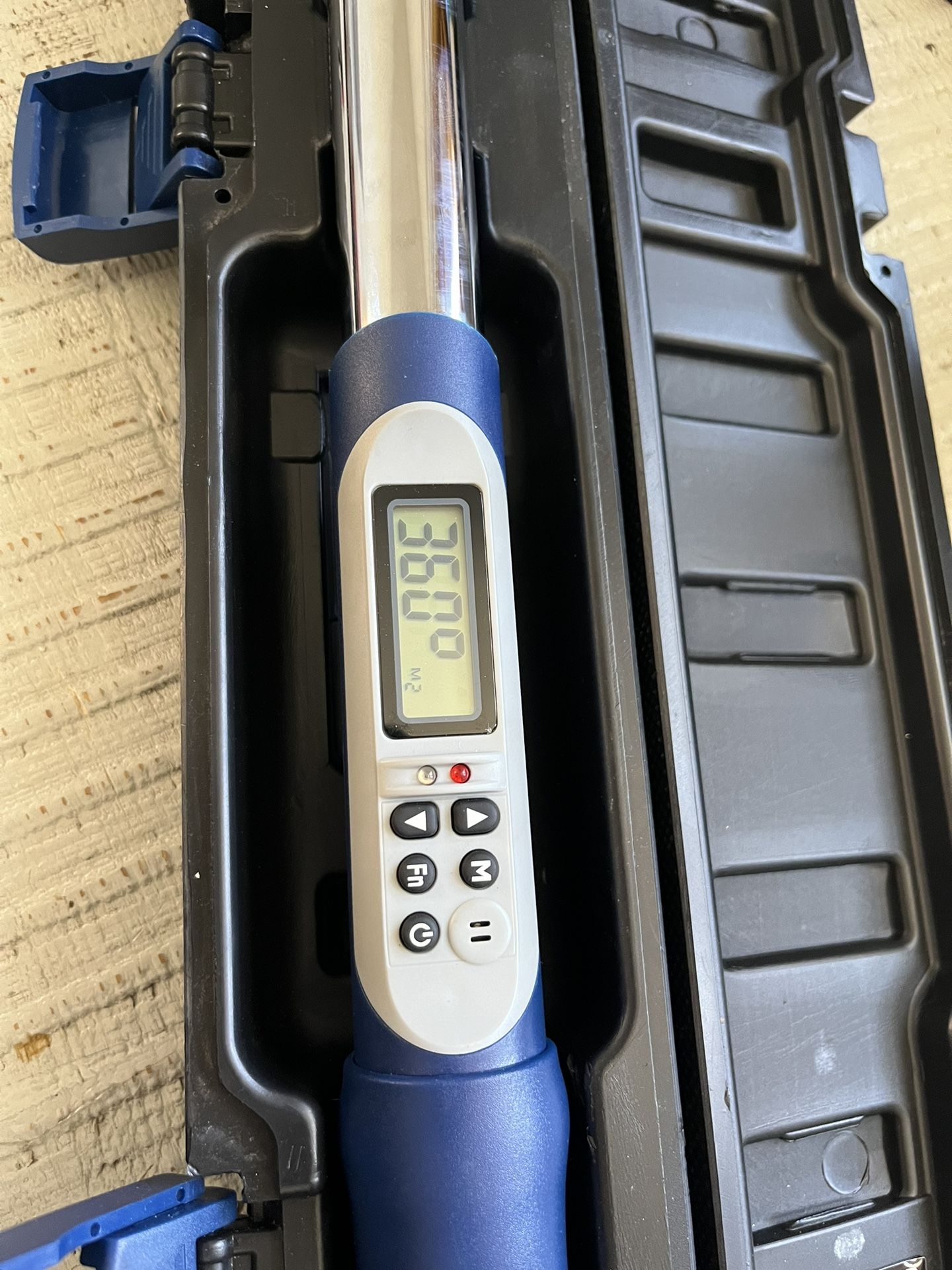 Quinn 3/8 Drive 5-100 Digital Angle Torque Wrench