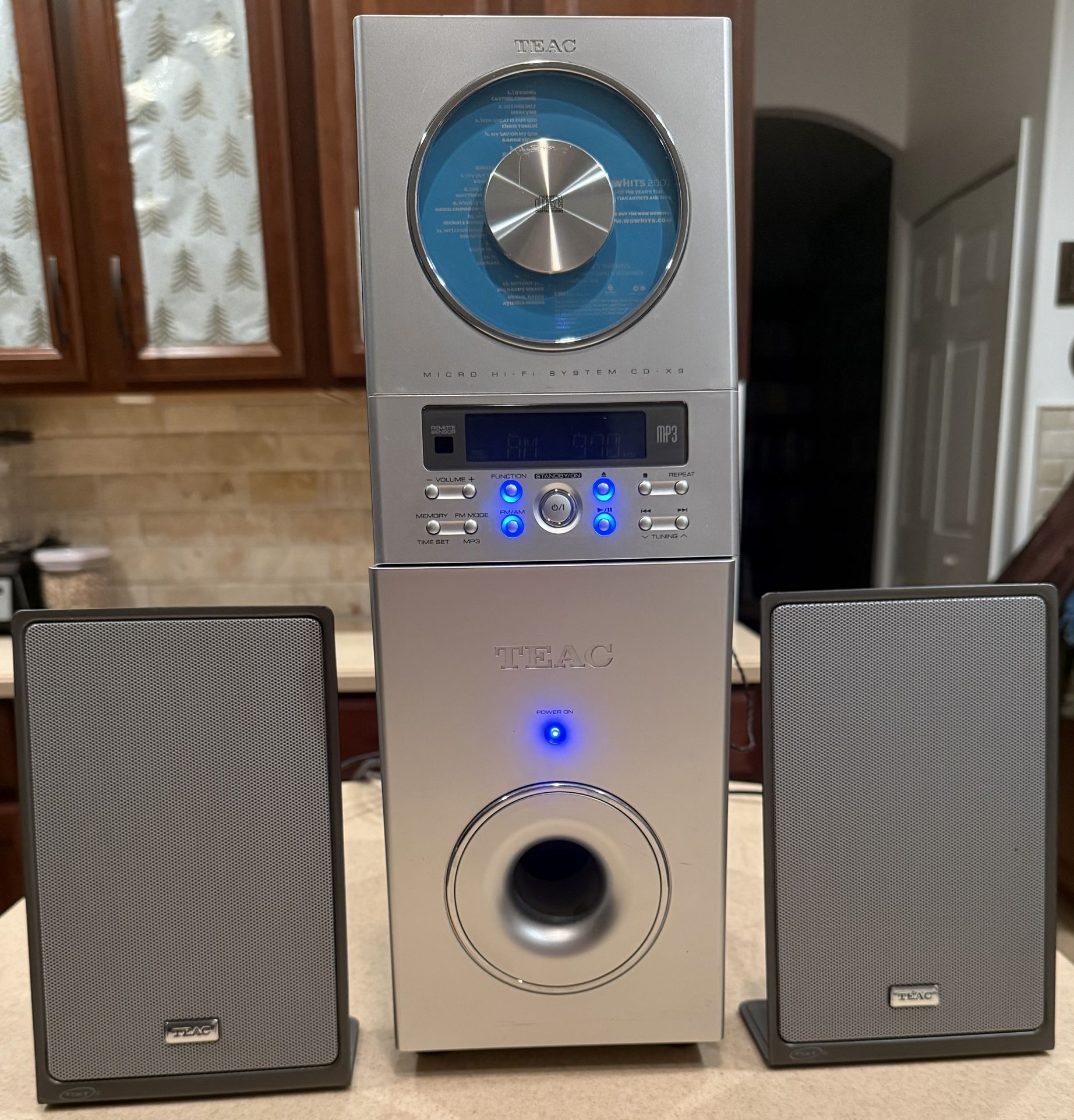 TEAC MICRO HI - FI SYSTEM CD-X9