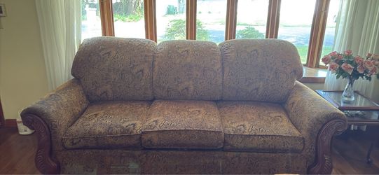 Traditional 3-Seater Sofa with Carved Wood Arms