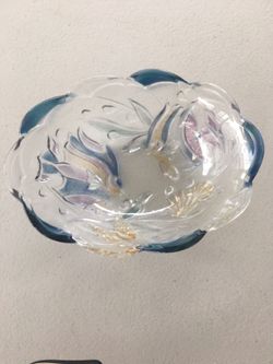 Decorative glass bowl