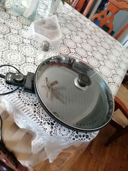 Like new MAXIM Skillet PIZZA Meat or chicken MAKER