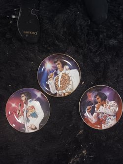 332 VINTAGE ELVIS PRESLEY COLLECTIBLES