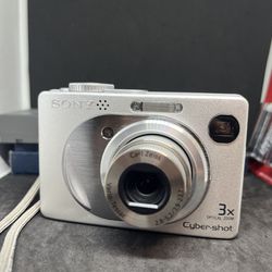 Sony Cyber-shot DSC-W1 5.1MP Digital Camera - Silver