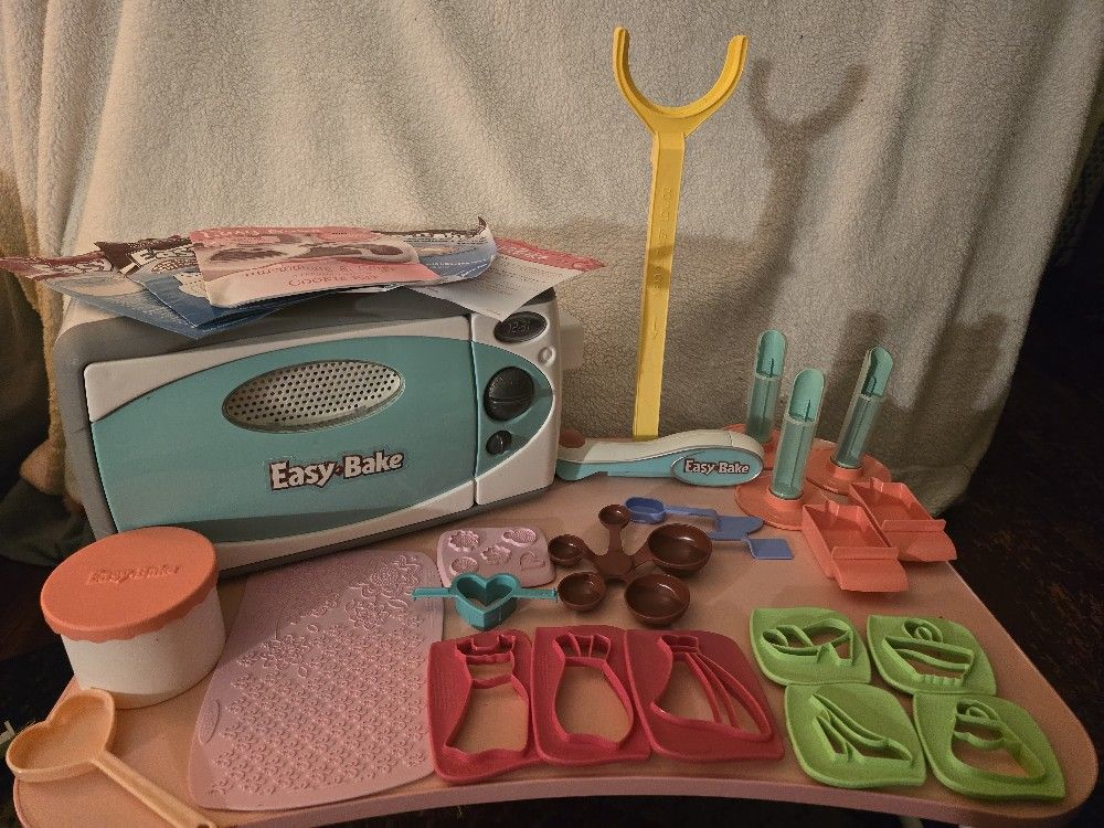 Easy Bake Oven Bundle
