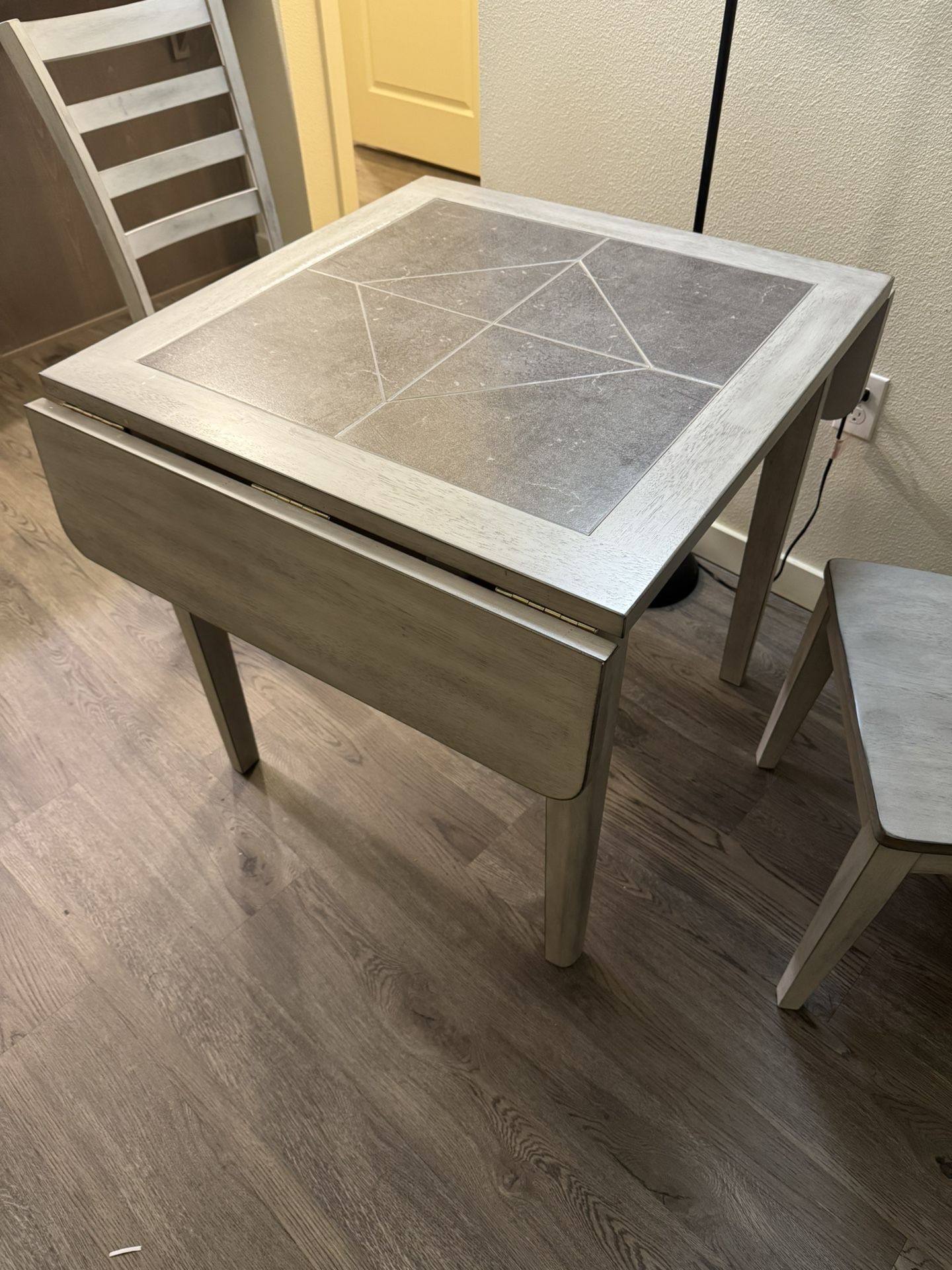 Leaflet Dining Table with 2 Chairs