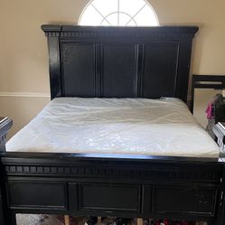Moving sale!!! King mattress and bed set