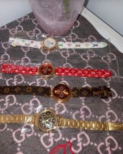 Cloths,,Purses,Wallets,Shades/Socks