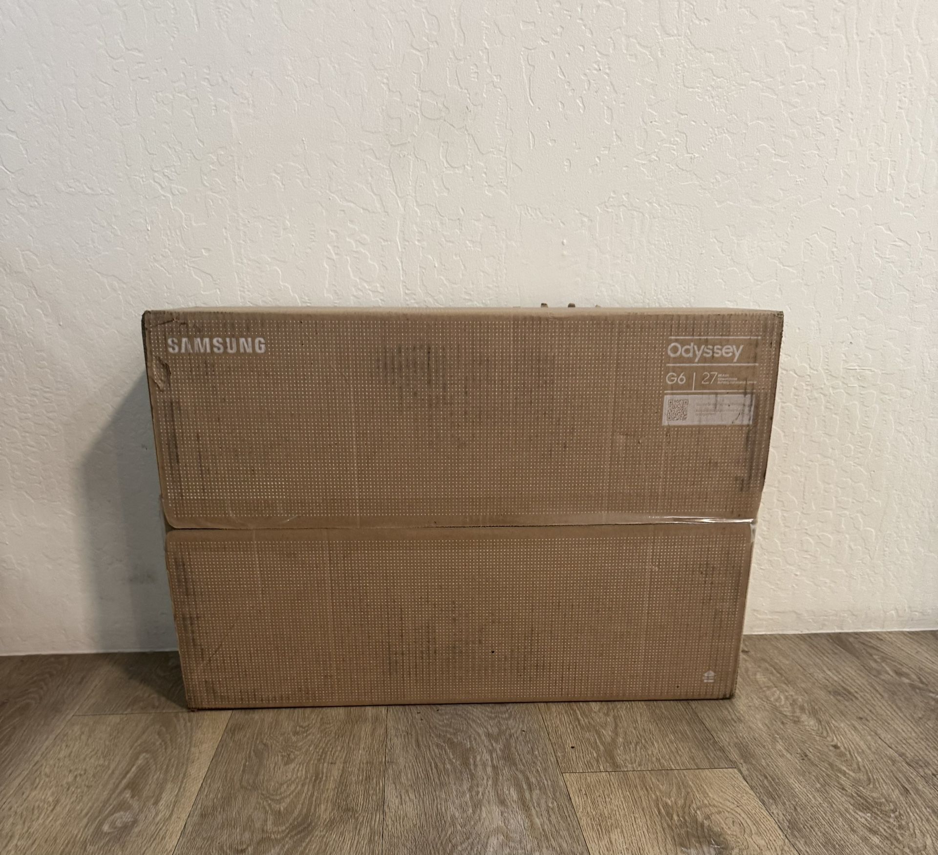 Samsung 27" Odyssey G6 Smart Curved Gaming Monitor