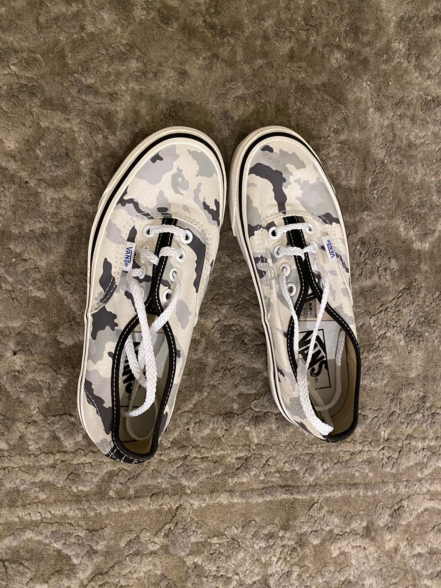 Brand NEW  VANS Camo Shoes