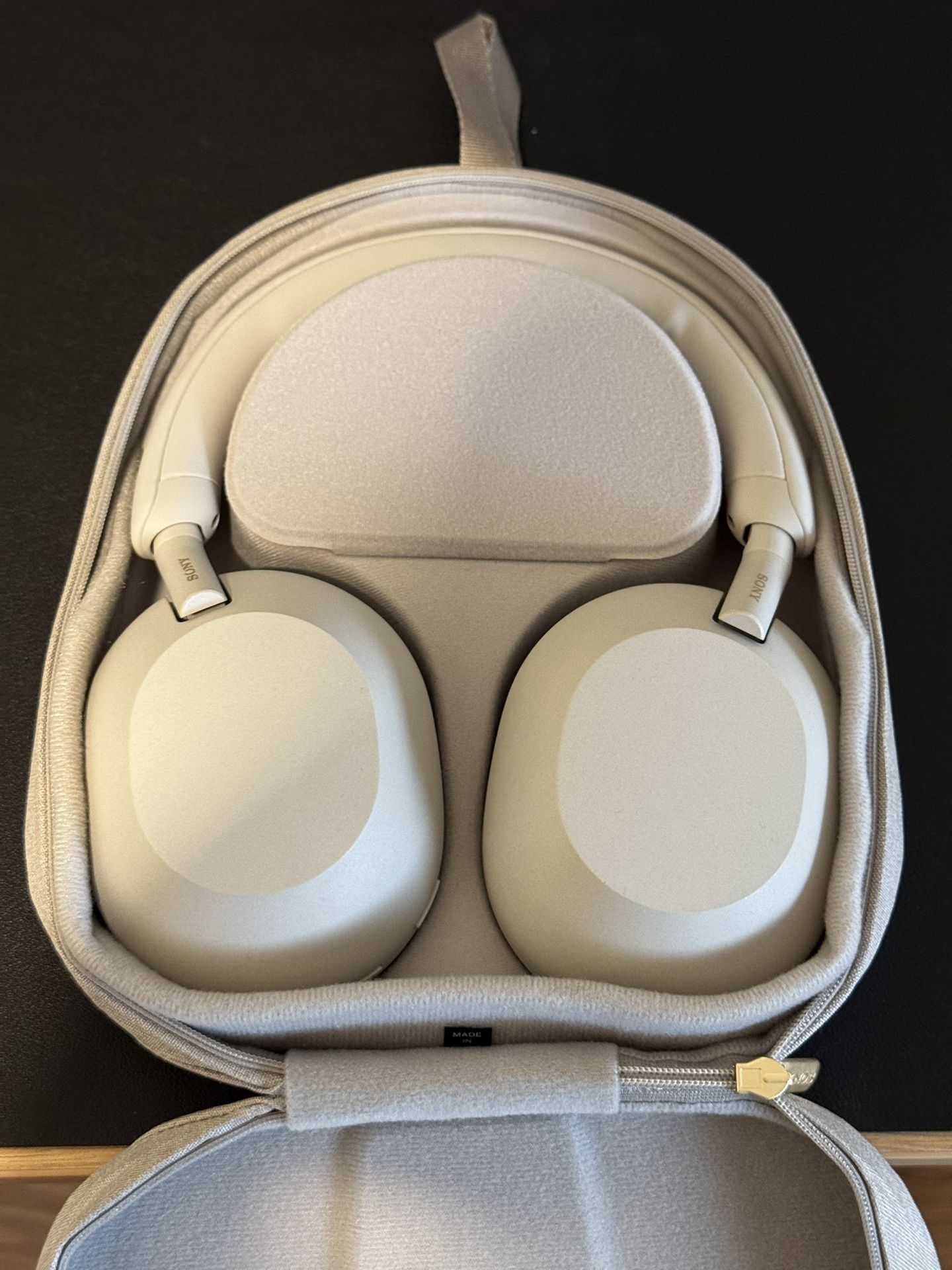 Sony WH-1000XM5