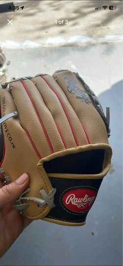 Boys 10 inch Rawlings glove!