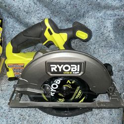RYOBI ONE+ HP 18V Brushless Cordless 7-1/4 in. Circular Saw (Tool Only)