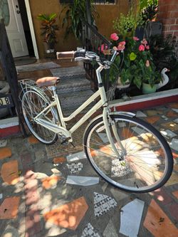 Schwinn Gateway Womans Road Bike  7-Speed