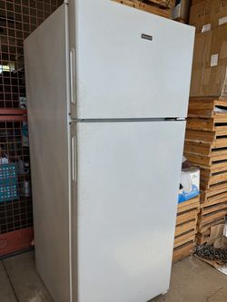 Hotpoint Top-Freezer Refrigerator