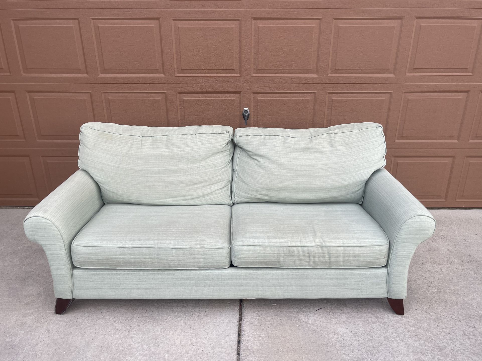 Mint Green Pull Out Couch - FREE DELIVERY 🚚