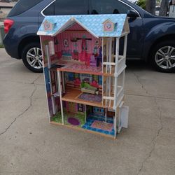 3 Story Doll House 