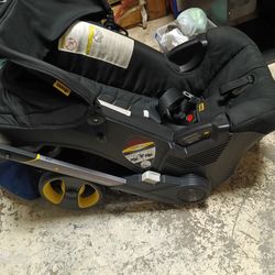 Doona Car seat/Stroller In One 