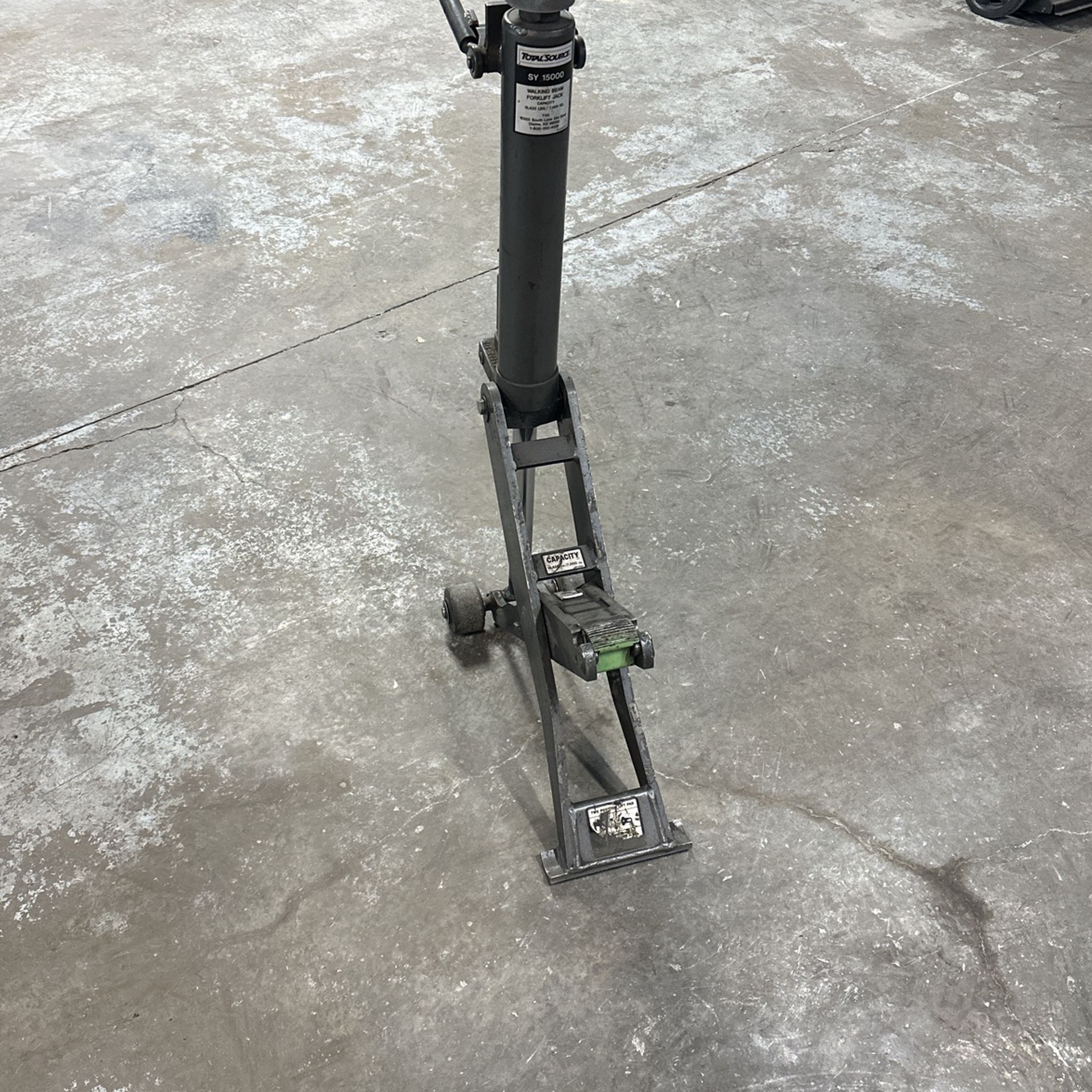 Total Source Walking Beam Forklift Jack SY15000